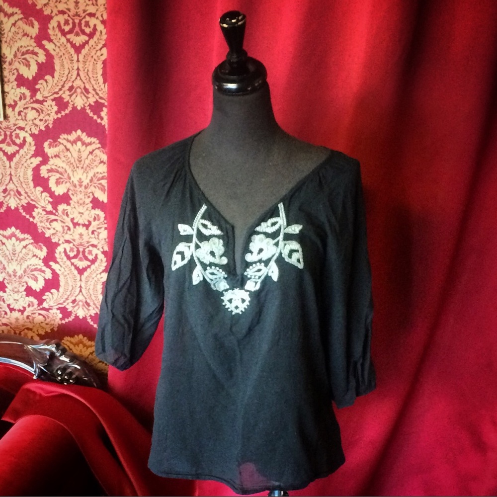 Old Navy Black & White Embroidered Boho Peasant Top | M