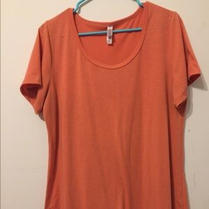 Size Large Lularoe classic Tee