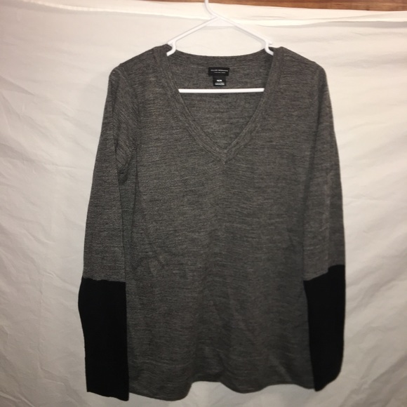Club Monaco Sweaters - NWOT club monaco Italian yarn sweater