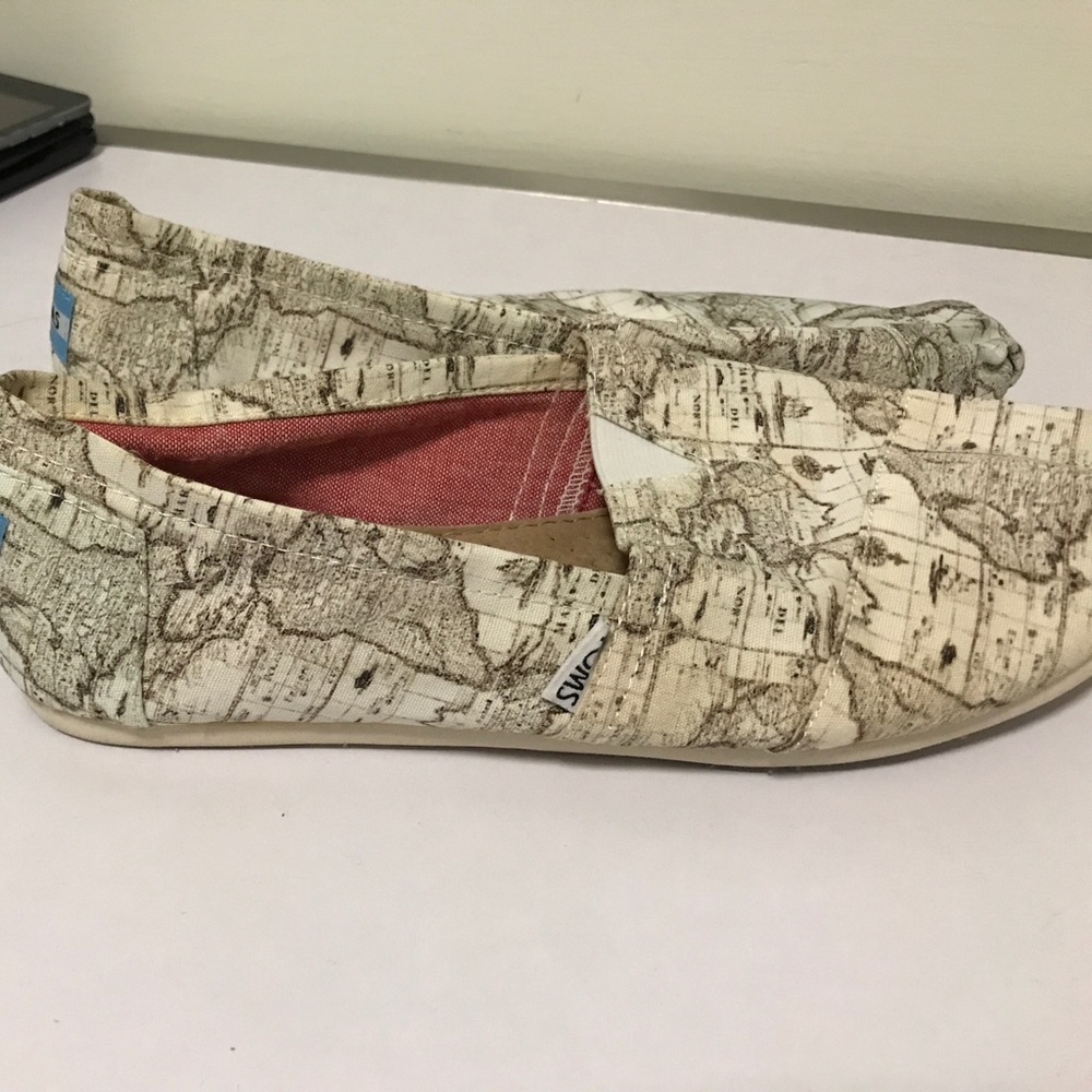 TOMS World Print Shoes (9.5)