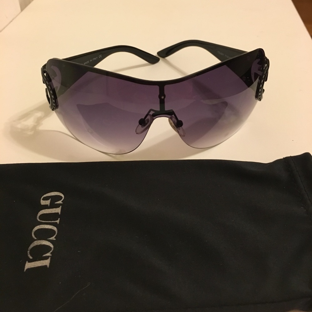 Designer Gucci sunglasses - Picture 4 of 4