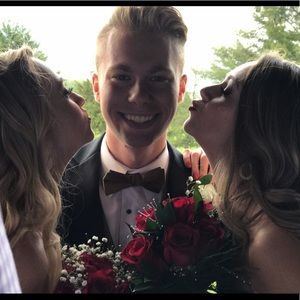 Meet your Posher, Devin