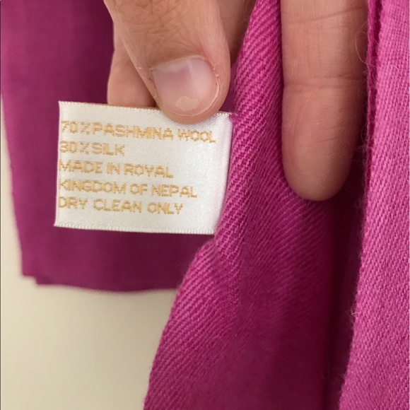 Pink pashmina wrap - Picture 2 of 2