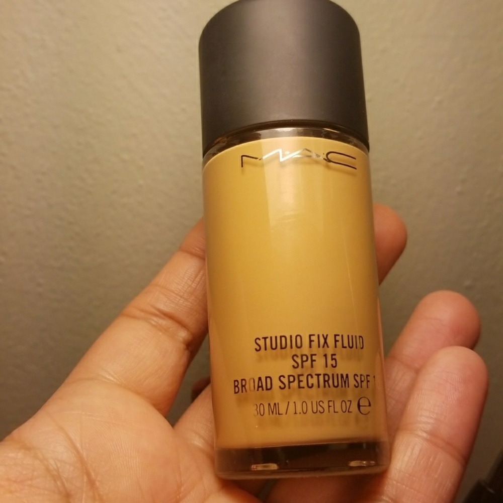 Mac Studio Fix Fluid NC40