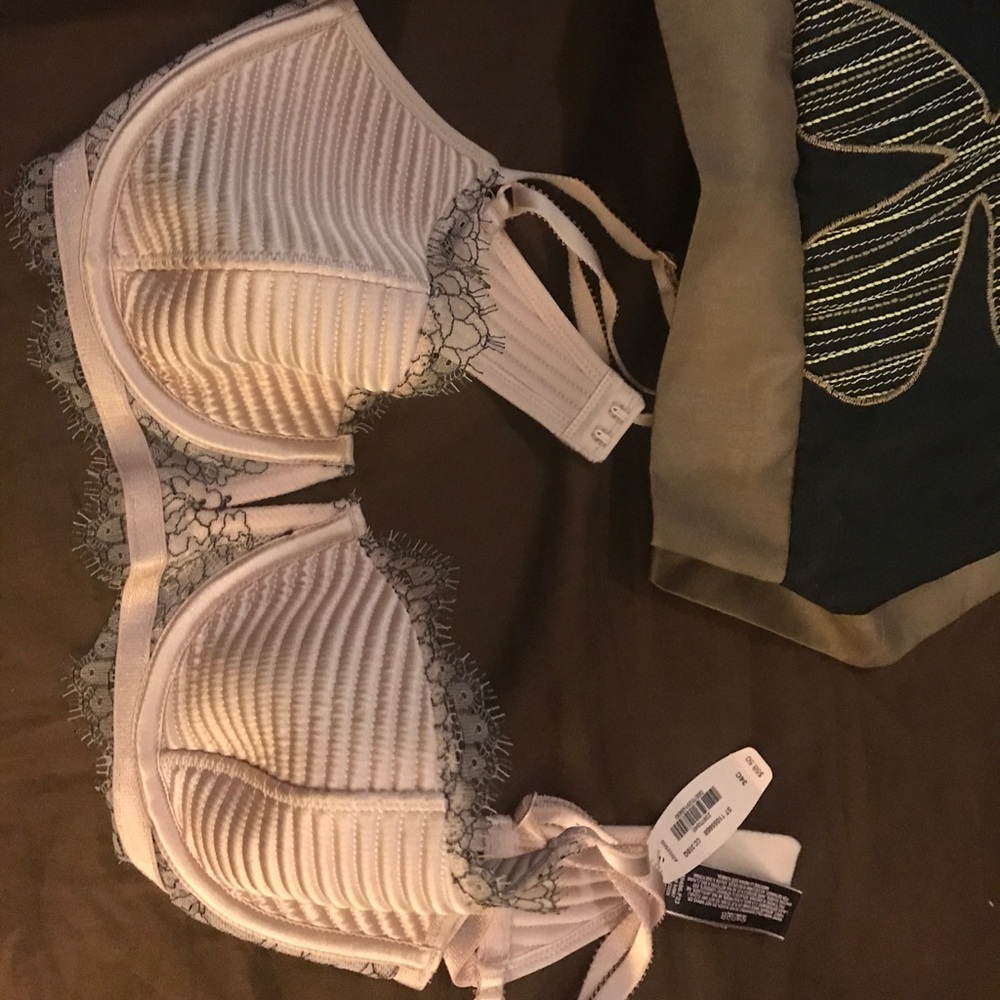 Victoria secret bra 34c new with tags