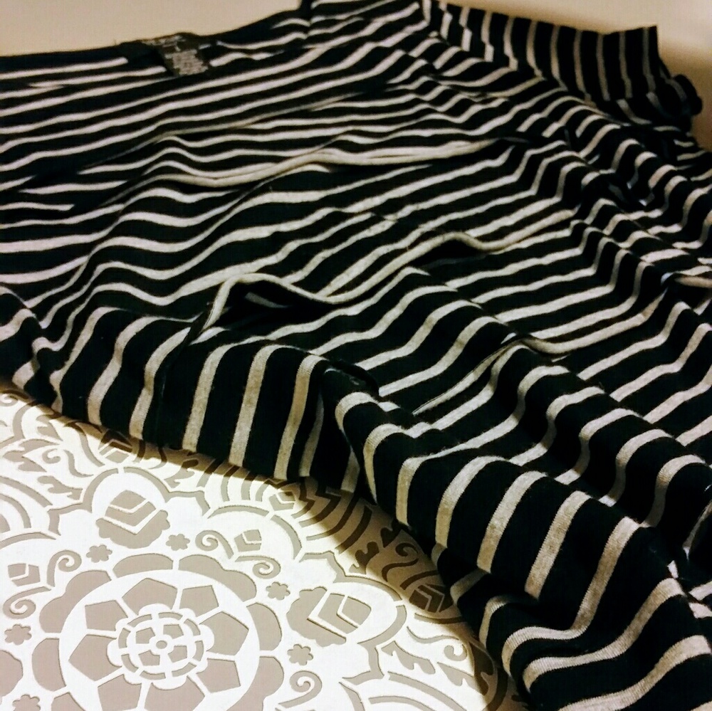 Versatile Verve Layered Ruffle Top! - Picture 3 of 4