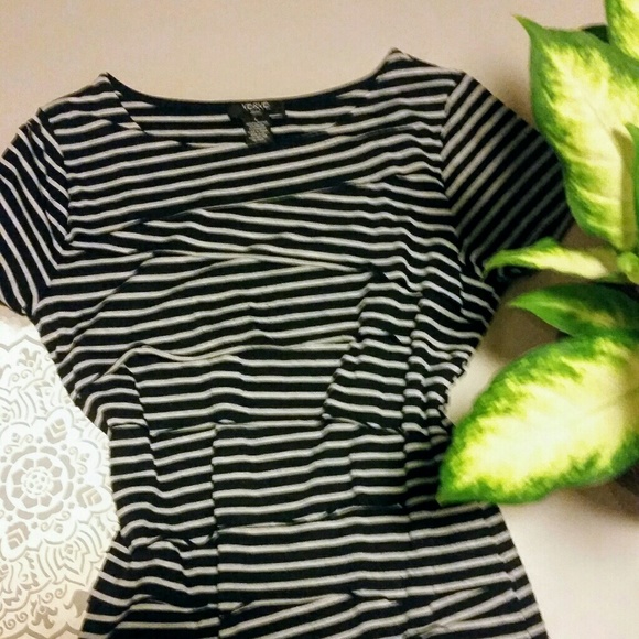 Versatile Verve Layered Ruffle Top! - Picture 1 of 4