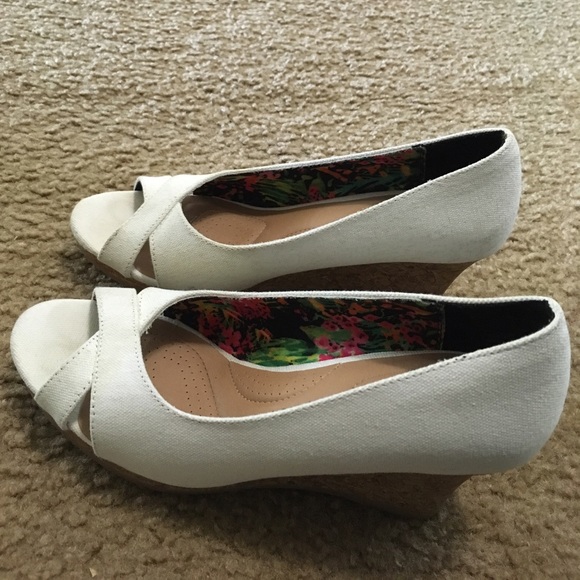 Shoes - Picture 3 of 3