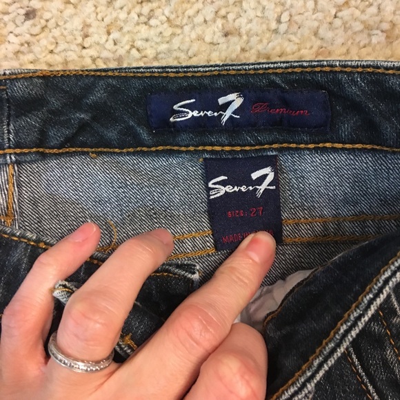 Great cond Seven 7 Jean short capris - Picture 6 of 8