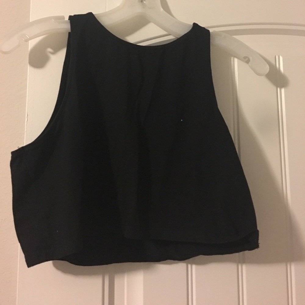 H & M Black Crop Top