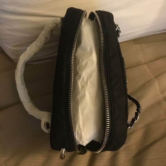 Brand new quilted nylon Prada bag - Picture 3 of 5