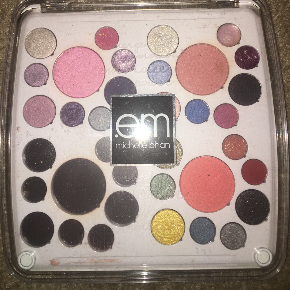 Michelle Phan makeup set