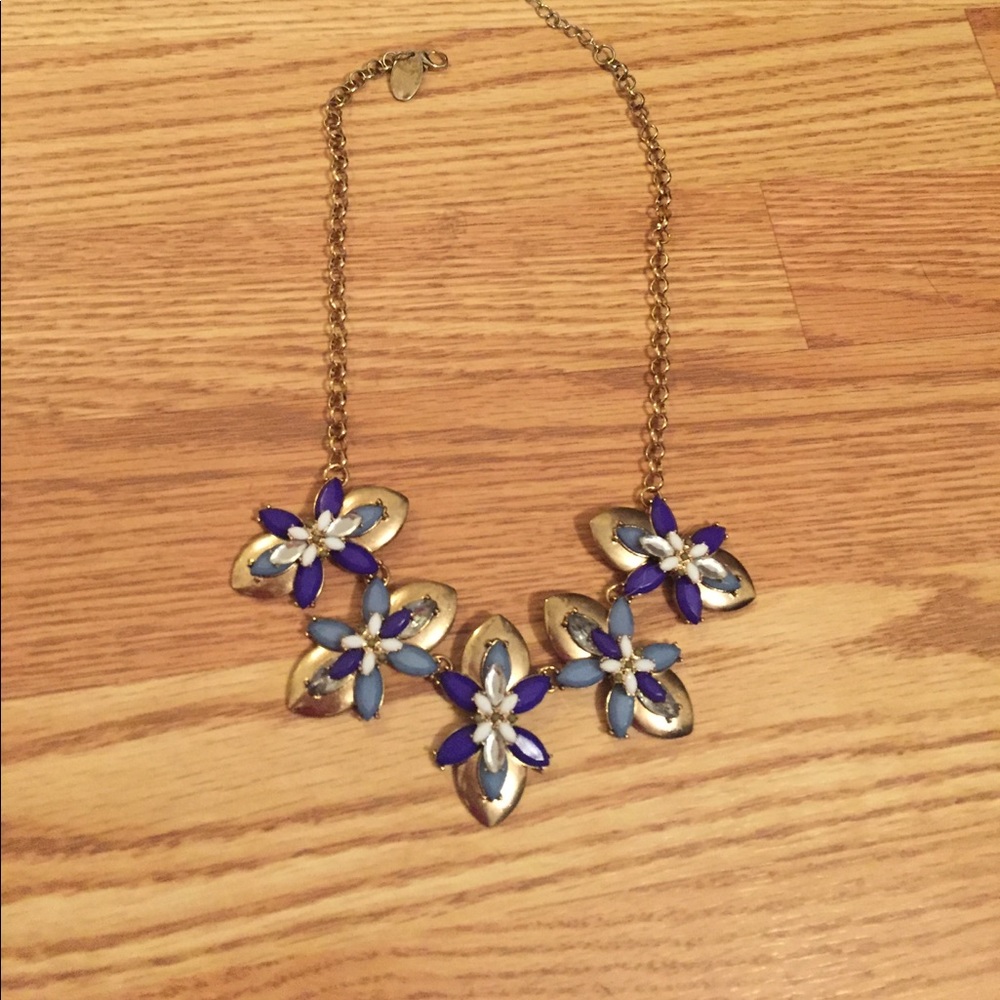 Statement necklace