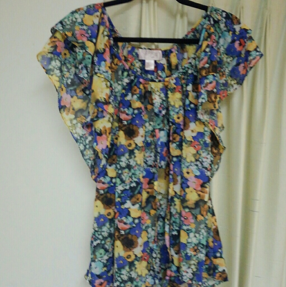 H&M flutter sleeve floral blouse 