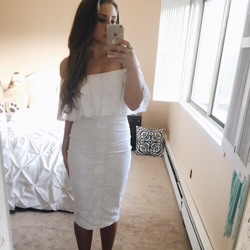 Off the shoulder stretch lace bodycon dress