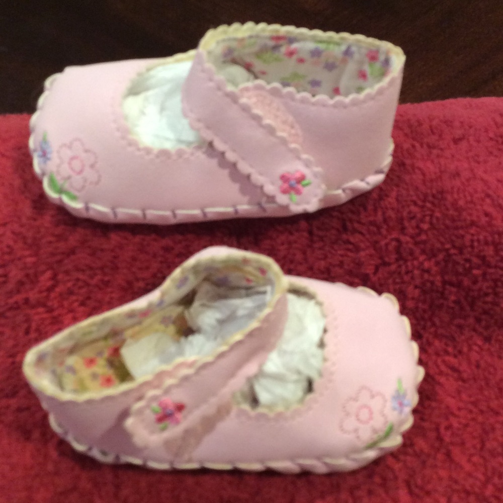 Pink newborn shoes