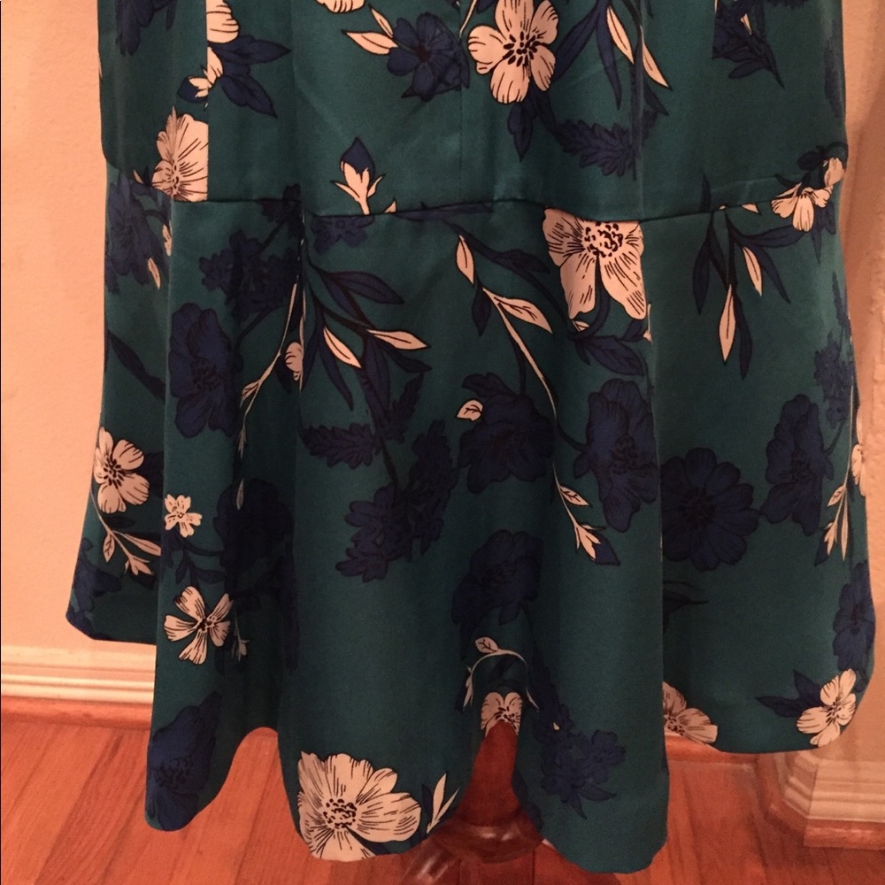 🦋Classic shell J crew dress🦋 - Picture 5 of 6