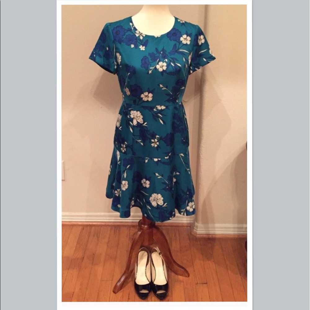 🦋Classic shell J crew dress🦋 - Picture 2 of 6