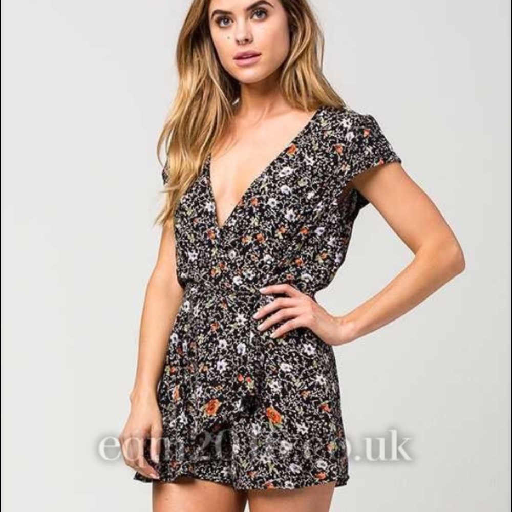 Angie ditsy floral print romper ruffle wrap new
