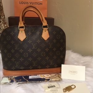 Authentic LV Alma PM