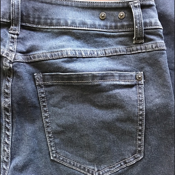 CAbi Dark Denim Cotton Blend Jeans J100 - Picture 5 of 5