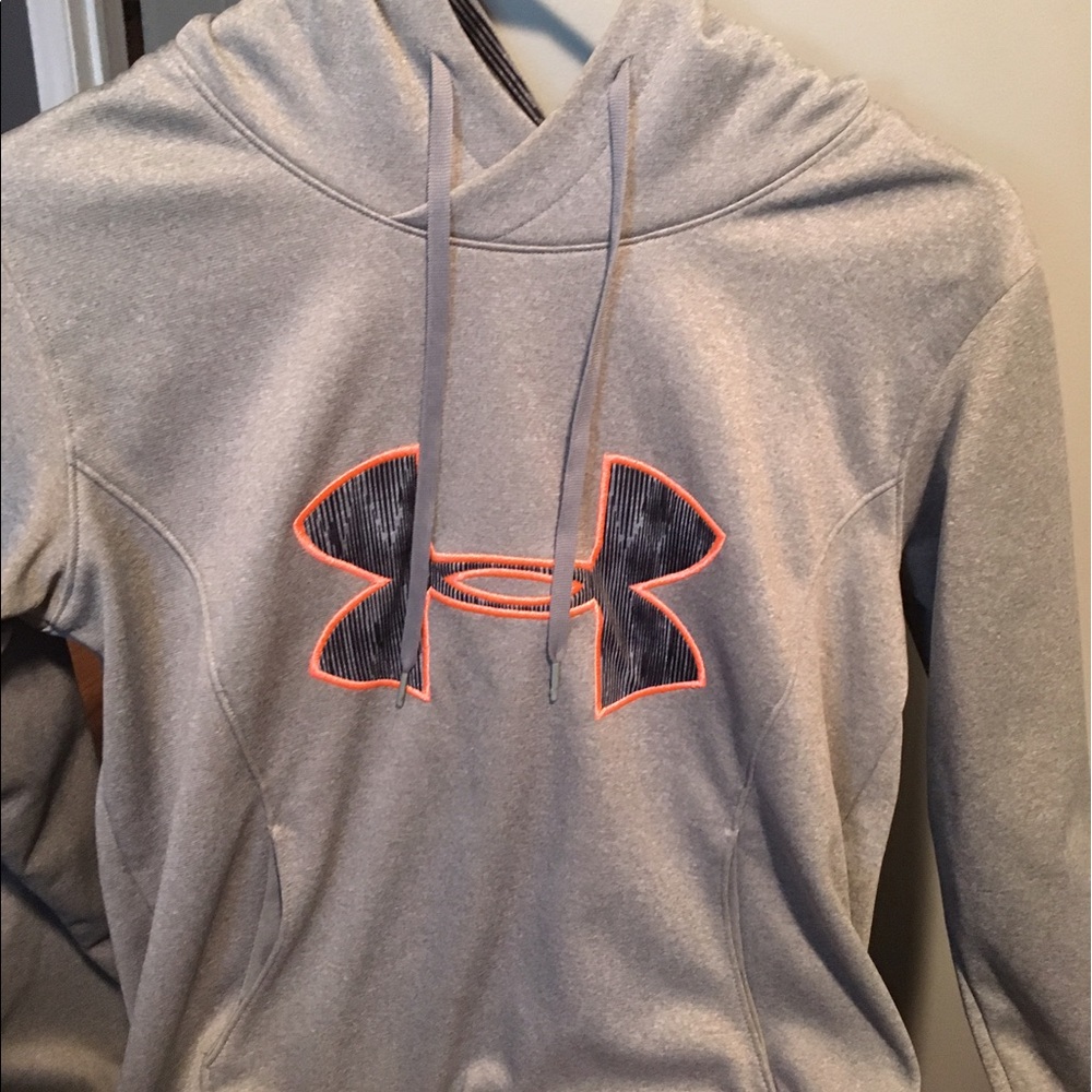 Under Armor Sweatshirt