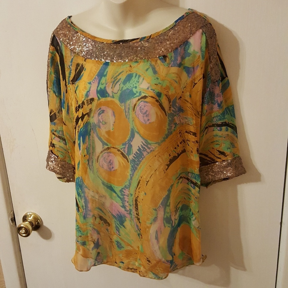 Gold sequin top with a fun summer pattern!