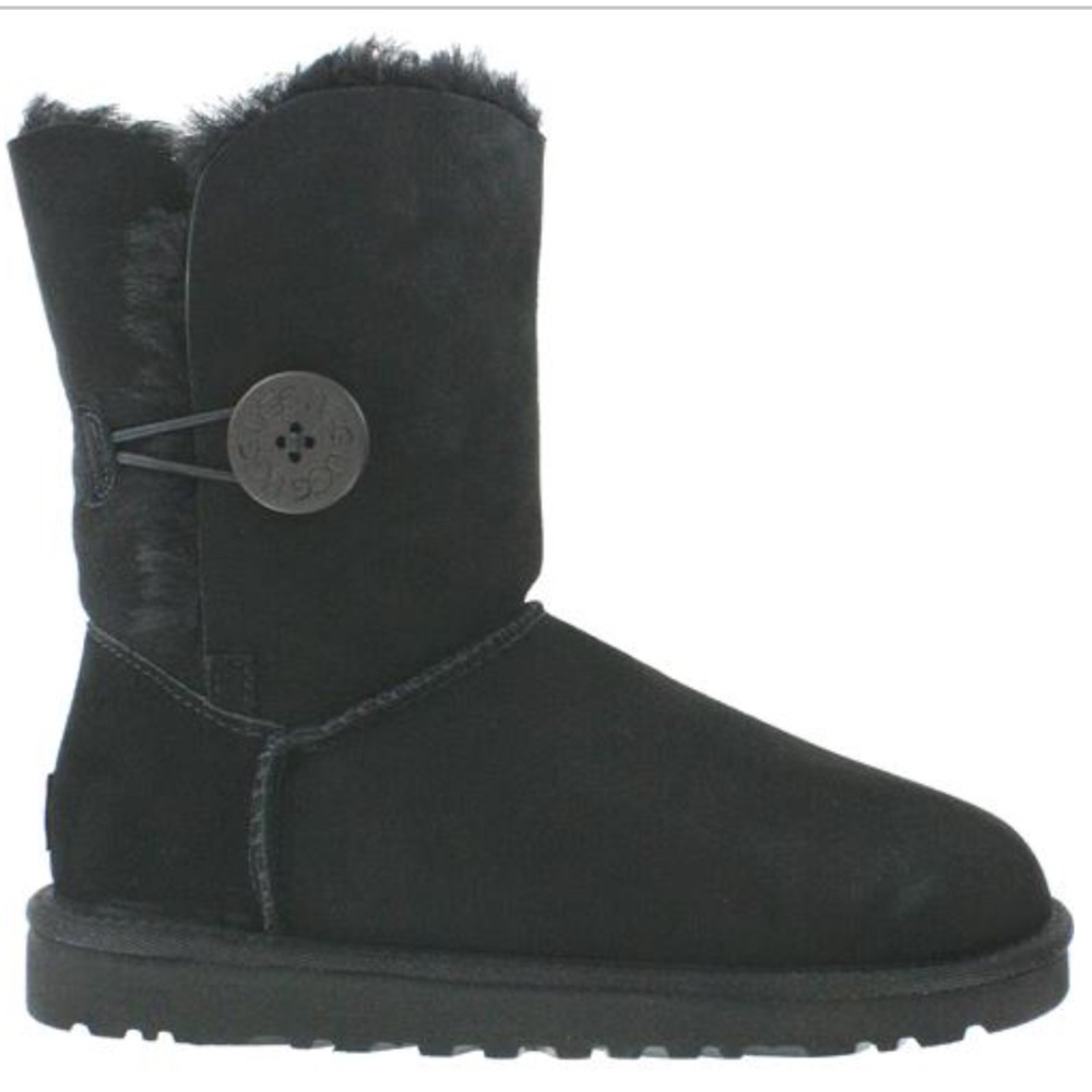 Black Bailey Button Ugg Boot PRICE IS FIRM
