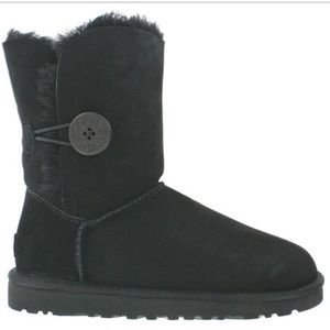 Black Bailey Button Ugg Boot PRICE IS FIRM