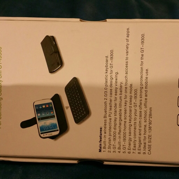 Bluetooth Keyboard Case - Picture 2 of 4