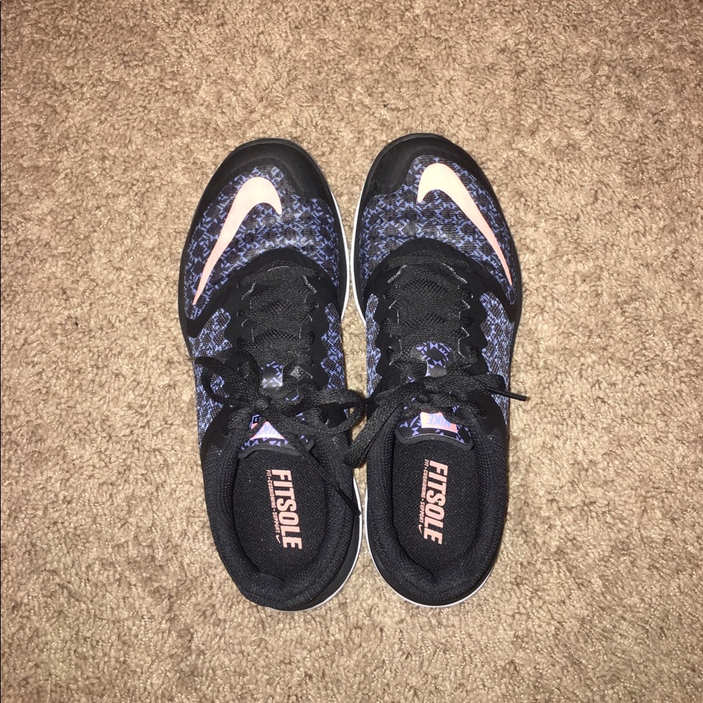 NIKE tennis shoes!!!