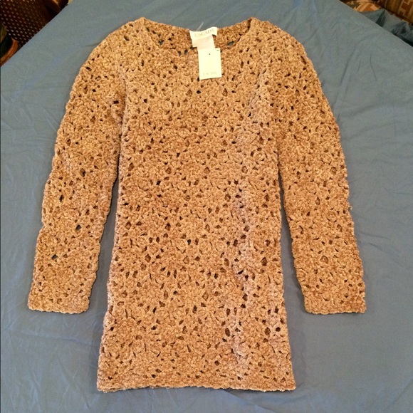 βΌοΈSOLDβΌοΈEscada Tunicπ - Picture 3 of 8