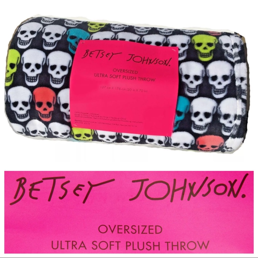 Betsey Johnson Rainbow Skull Party Throw π - Picture 3 of 5