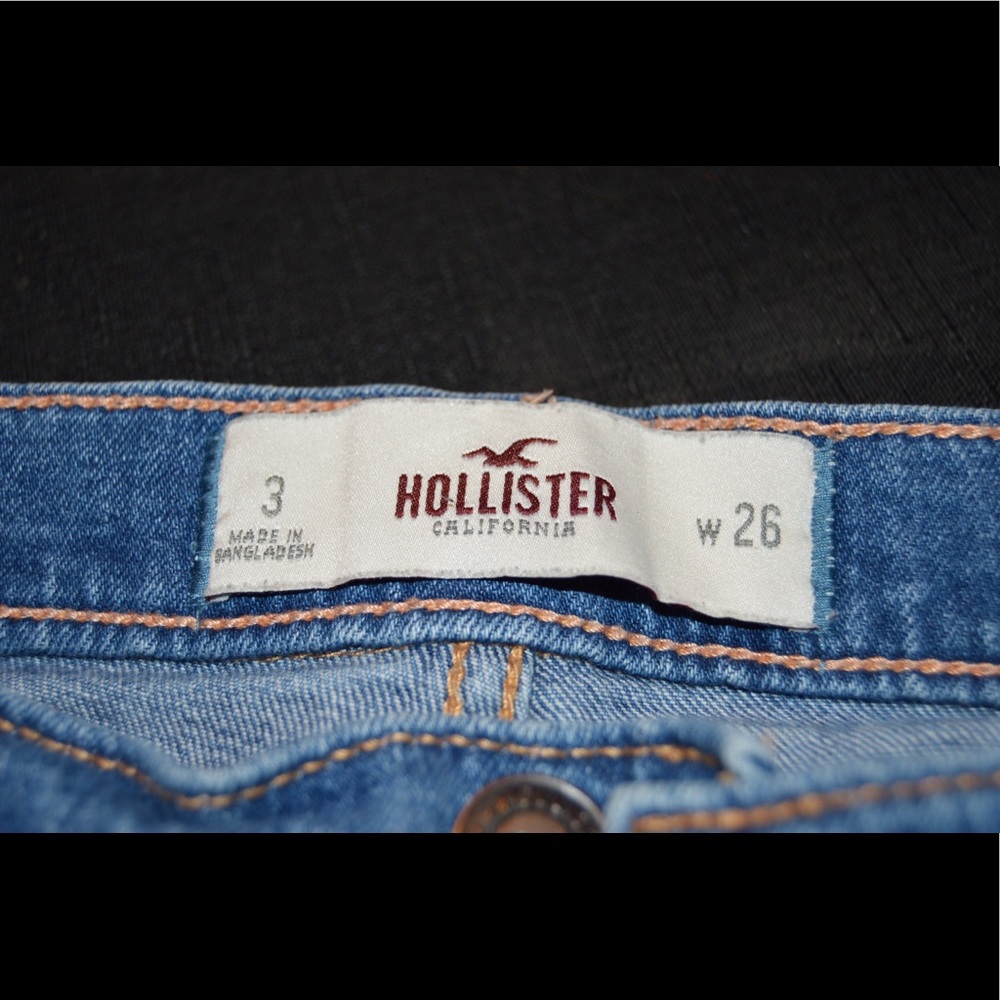 Hollister roll up shorts