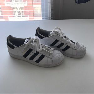 Adidas Sneakers