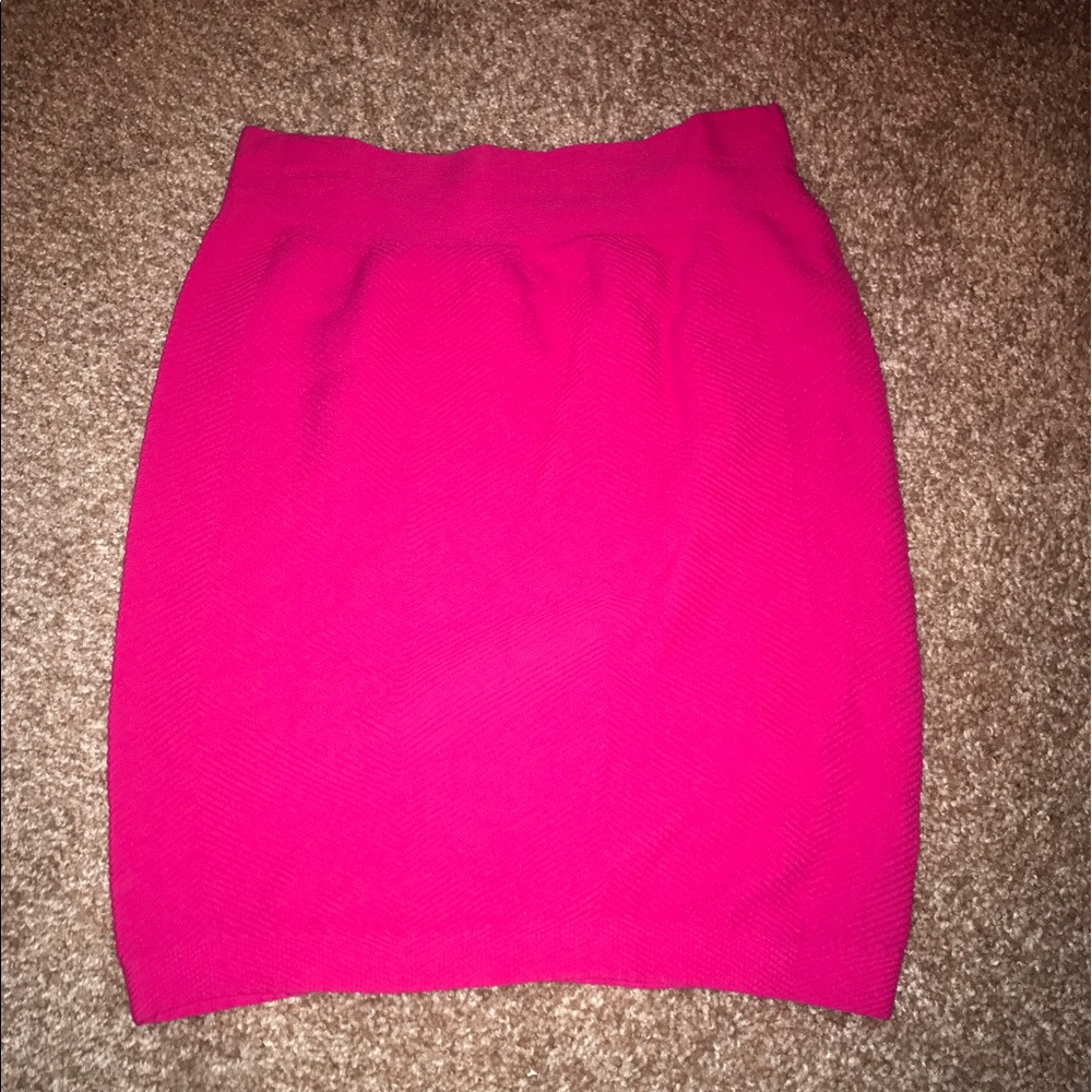 Fuschia bodycon skirt