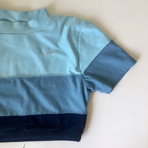 Nike Tops - Nike high neck crop top