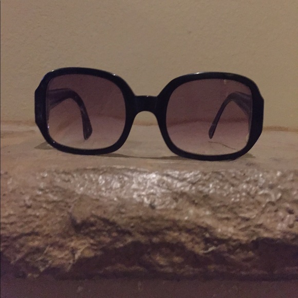 Tory Burch Accessories - Authentic Tory burch sunglasses