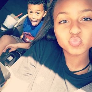 Meet your Posher, Sydni