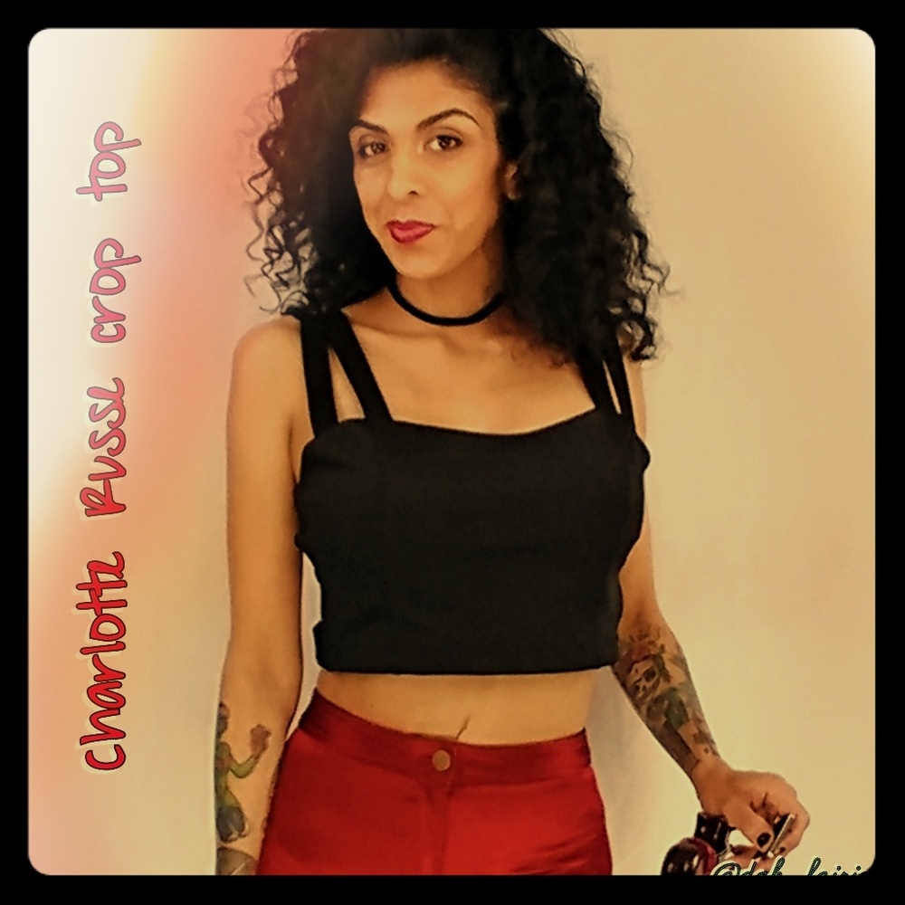 💄Price Firm💄Charlotte Russe crop top