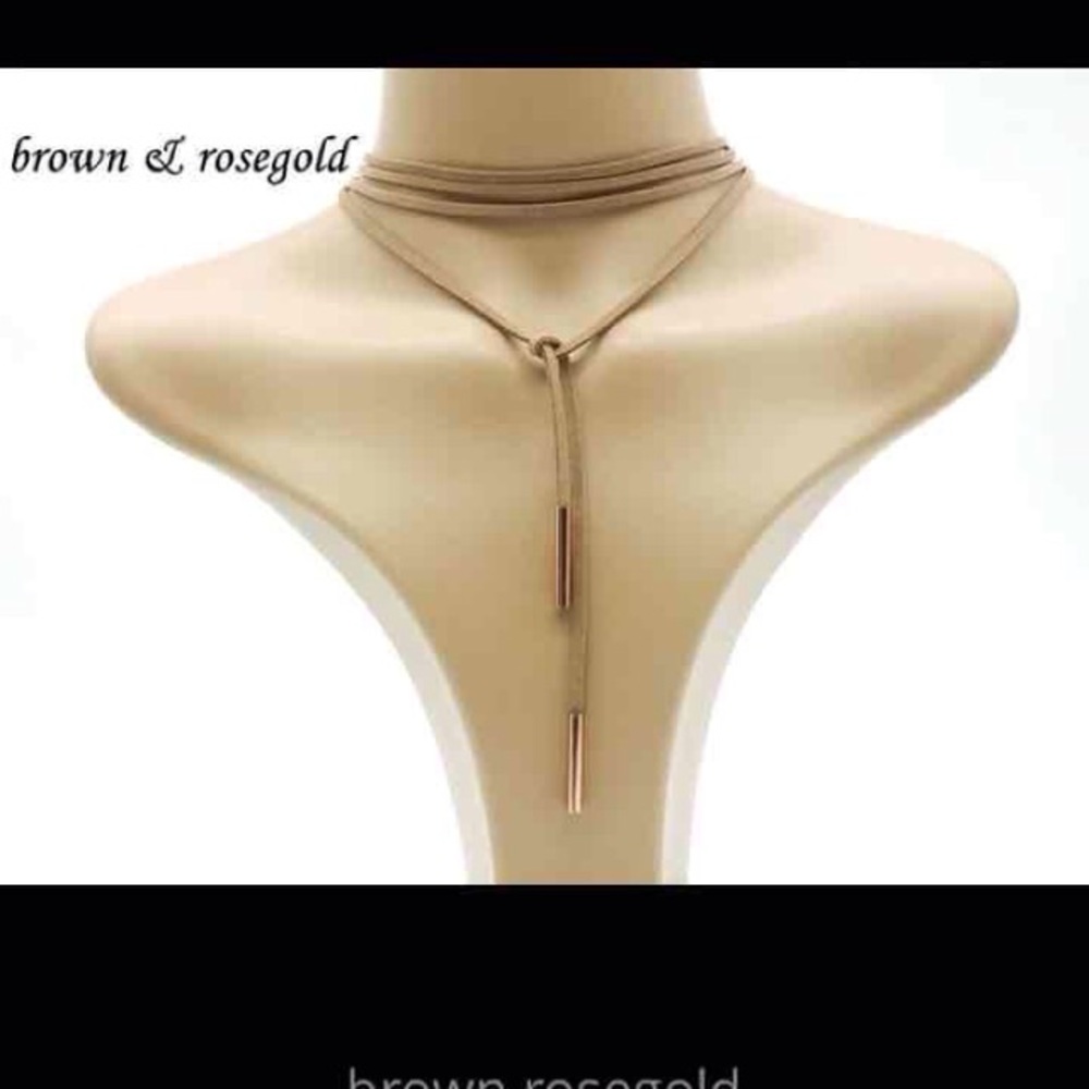 Brown choker