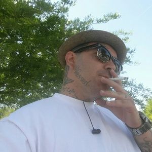 Meet your Posher, Derrick