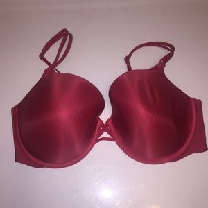 38D VS Bra NWOT Tried On, washed, hung dry.