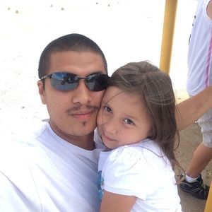 Meet your Posher, Carlos