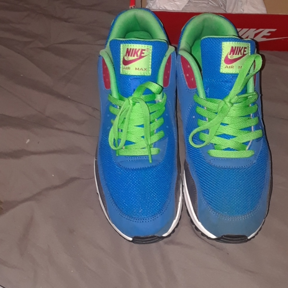 Nike Air Max Essential sz 11 worn twice