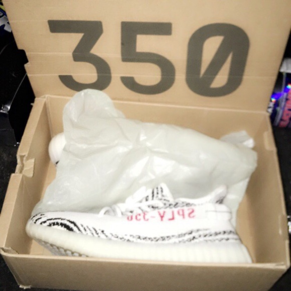 Adidas Yeezy Zebra's brand new