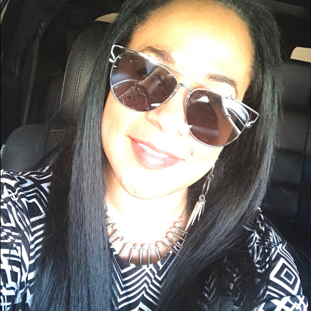 Meet your Posher, Adrienne