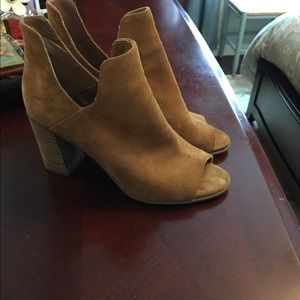 Steve Madden open toed shoes