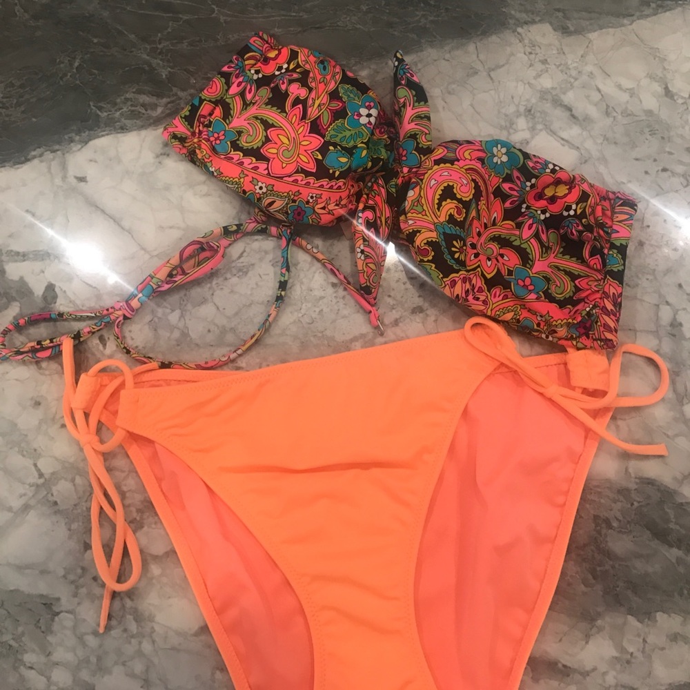 Multi color bikini is gently used good condition.