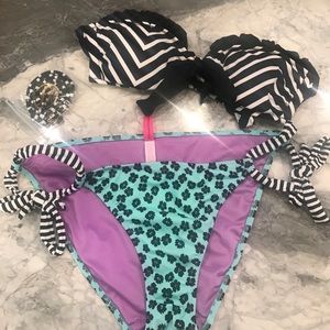 Multi color bikini set, gently used good condition